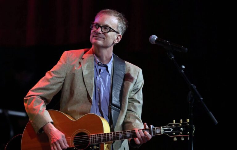Watch Fountains Of Wayne play first show since Adam Schlesinger’s deathWatch Fountains Of Wayne play first show since Adam Schlesinger’s deathWatch Fountains Of Wayne play first show since Adam Schlesinger’s death
